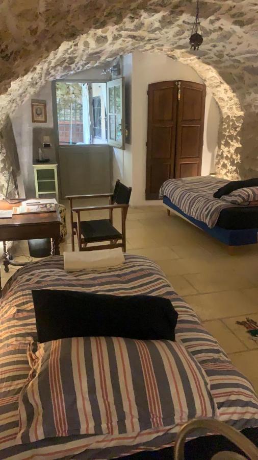 La Villageoise, Chambre Troglodyte Pitoresque Au Coeur Du Village Rognes Buitenkant foto