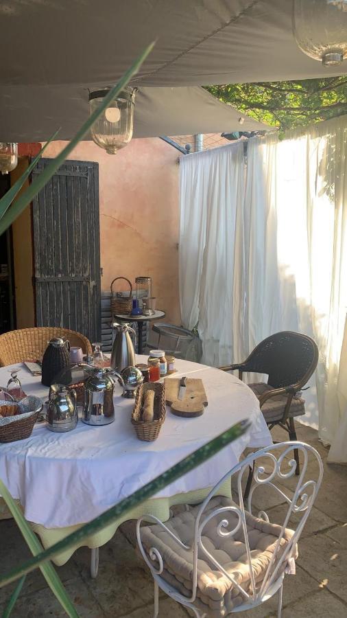 La Villageoise, Chambre Troglodyte Pitoresque Au Coeur Du Village Rognes Buitenkant foto